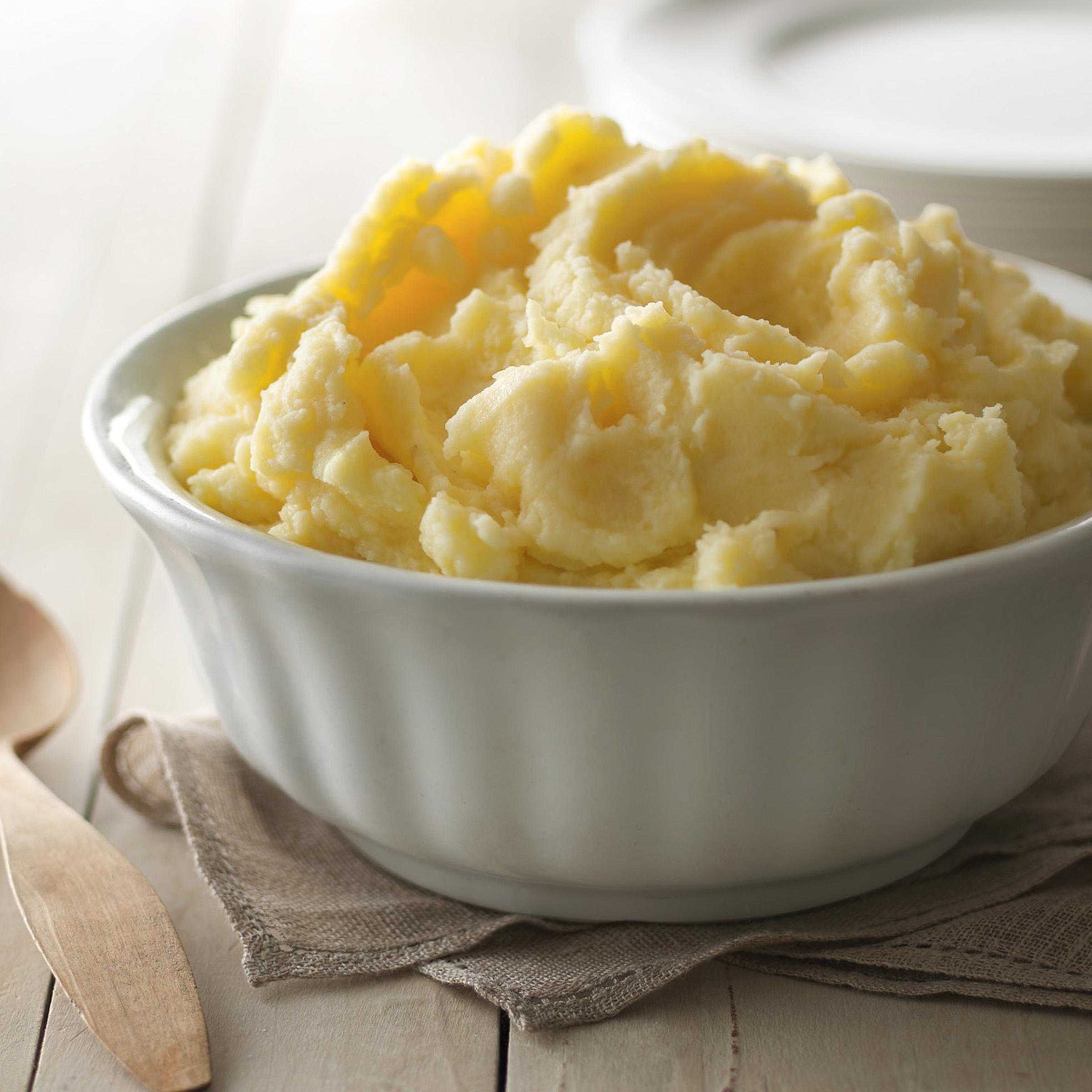 Simply Potatoes® Refrigerated Northern Gold® Mashed Potatoes made with peeled Yellow potatoes, 4/6 Lb Bags
