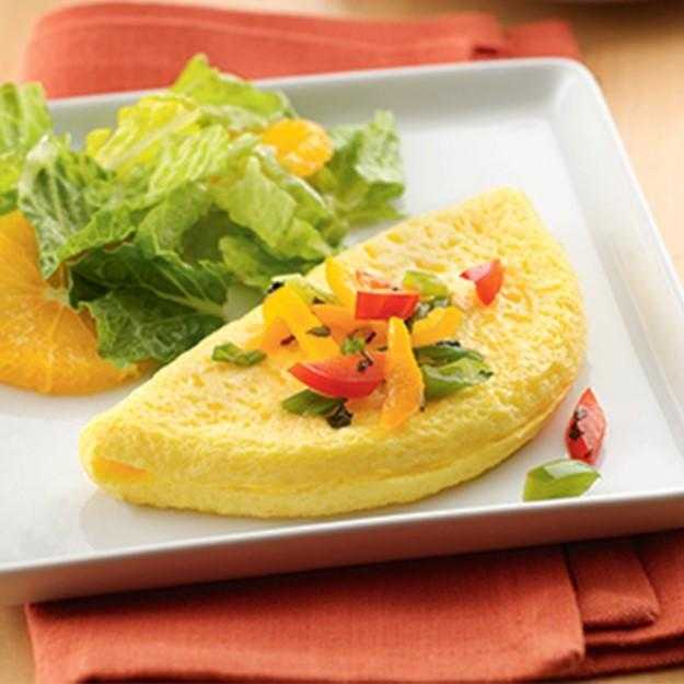 Papetti’s® Better ‘n Eggs® Fully-Cooked 5.5″ x 2.75″ Single folded Omelet, 84/3 oz
