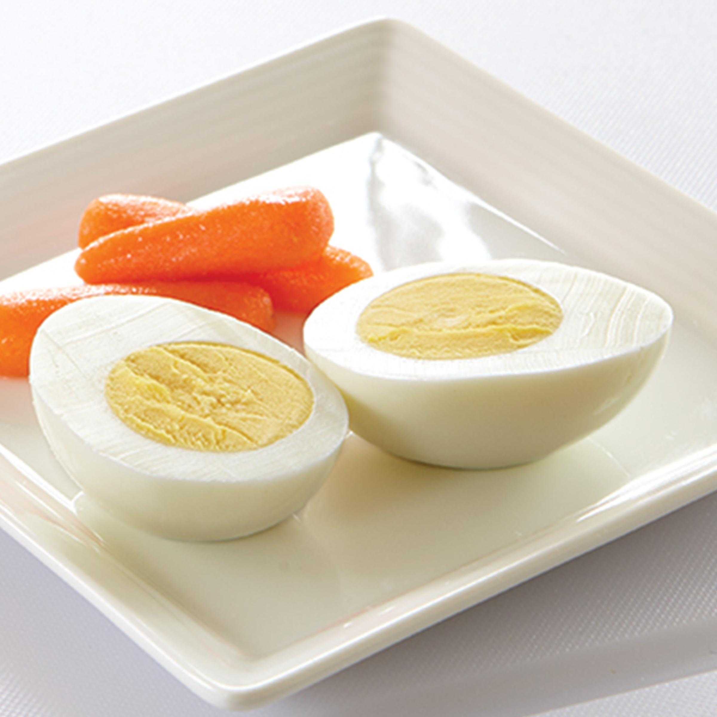 Papetti’s® Refrigerated Peeled Hard Cooked Eggs, 1/25 Lb Brine Tub