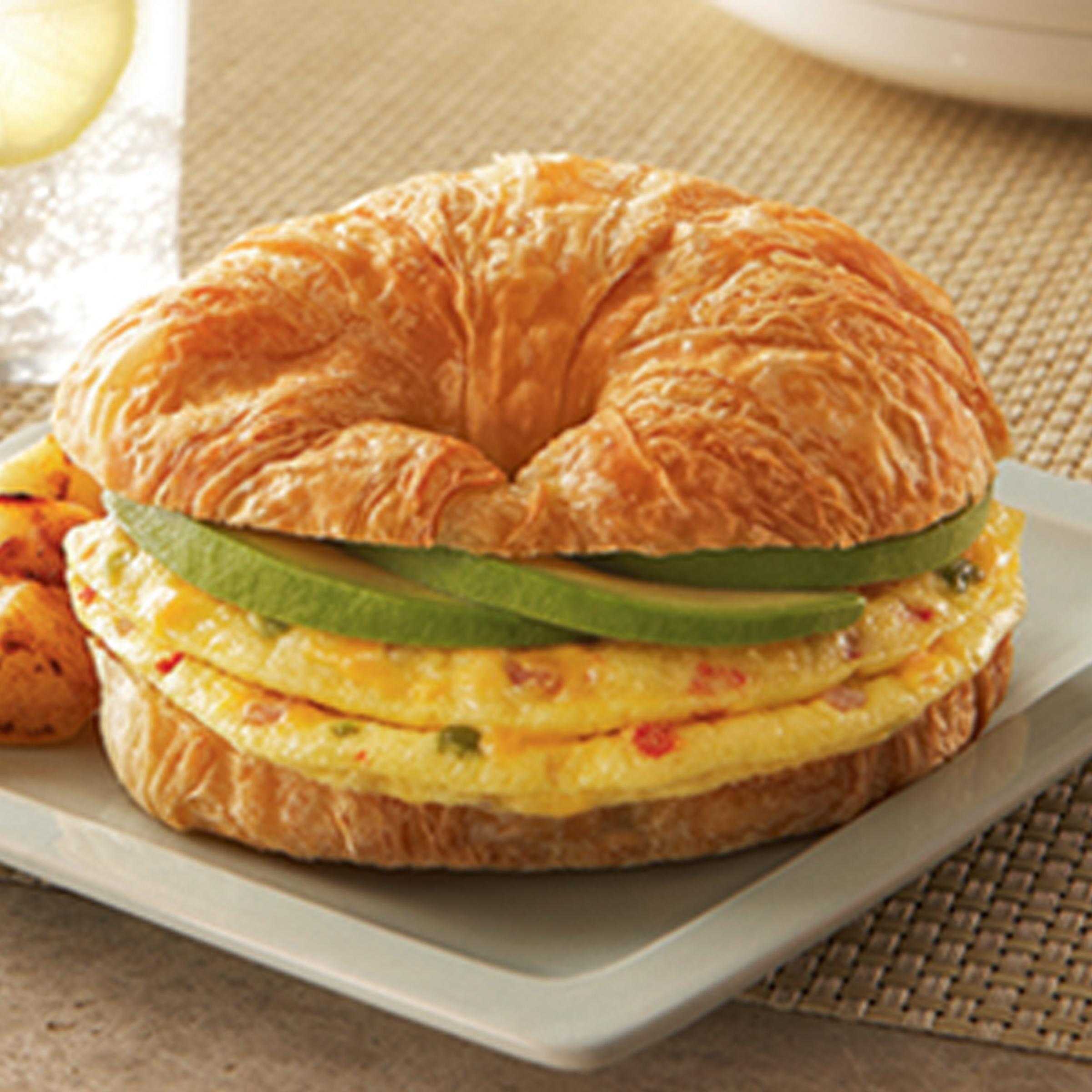 Papetti's® Fully Cooked 4.75'' x 2.25'' Fold Frittata Egg Patties with Cheddar Cheese, Ham, Onions and Red & Green Pepper, 48/3 oz