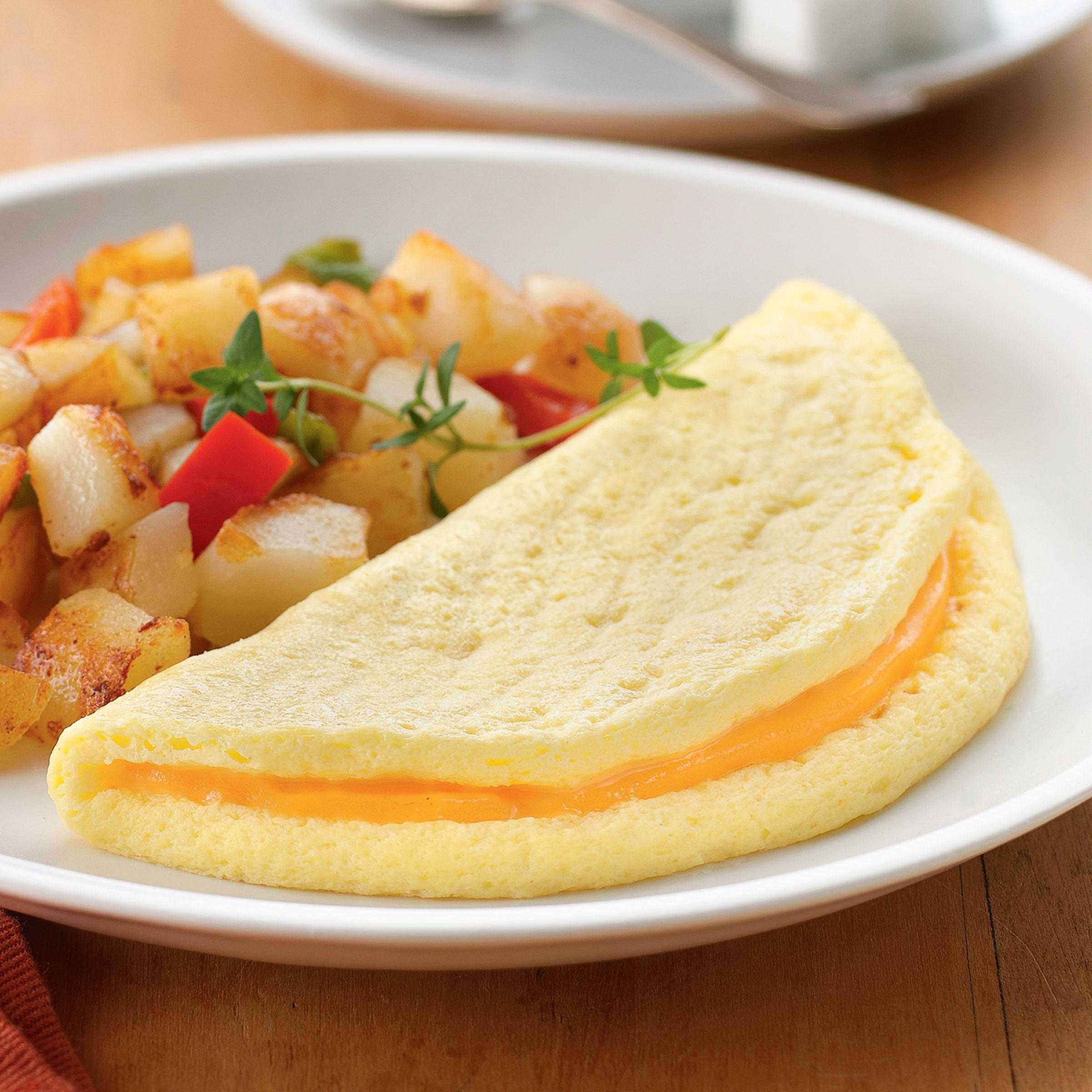 Papetti’s® Fully-Cooked 5″ x 2.25″ Singlefold Omelet Filled with Cheddar Cheese, CN, 144/2.0 oz